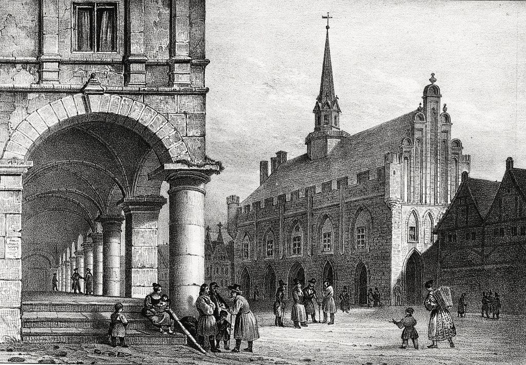 Ratusz Staromiejski w Malborku na litografii z 1839 roku, widok od strony rynku z arkadami i wieżyczką na kalenicy